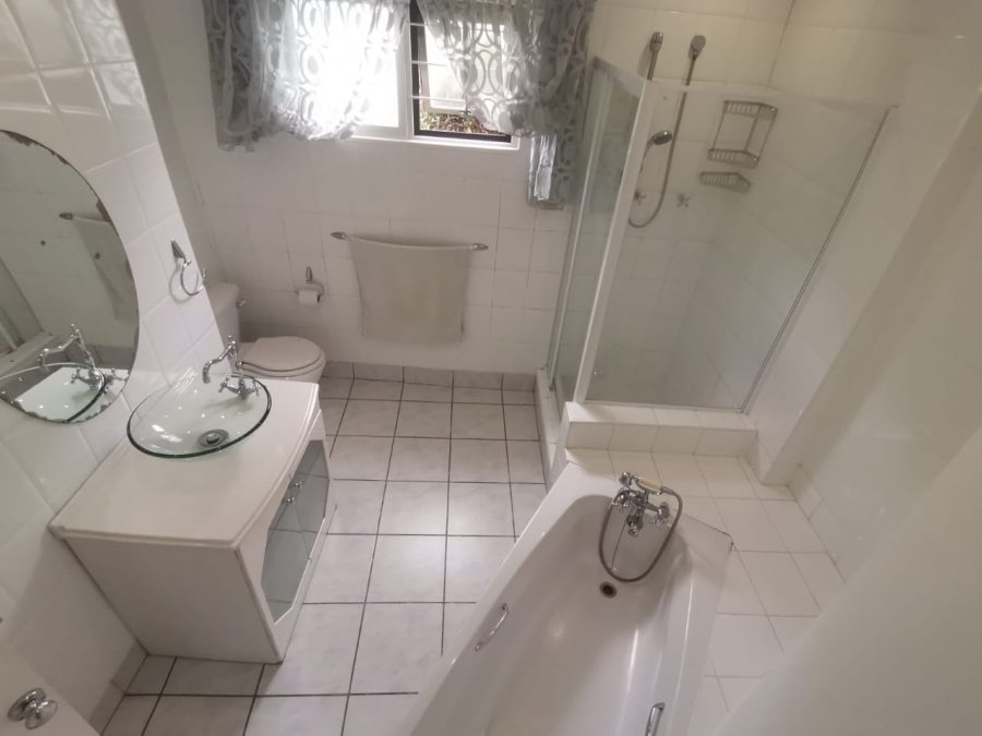 4 Bedroom Property for Sale in Bonza Bay Eastern Cape